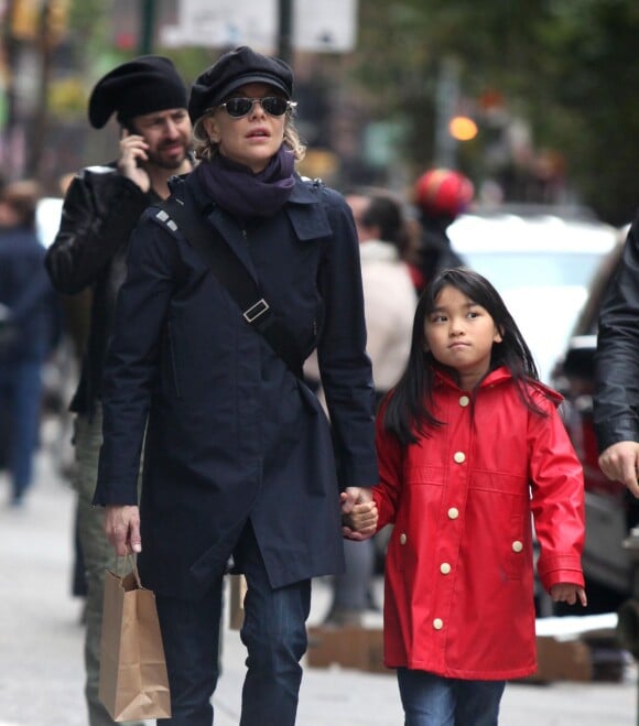 Meg Ryan et sa fille Daisy True en balade à New York, le 10 novembre 2013.