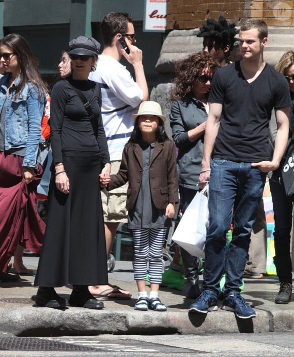 Meg Ryan et ses enfants - Jack Quaid et Daisy True - à New York, le 12 mai 2013. 