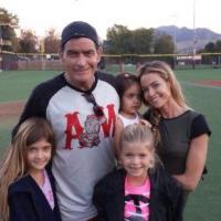 Denise Richards et Charlie Sheen avec leurs filles : Unis malgré le scandale