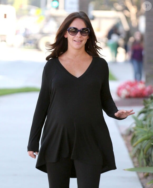 Exclusif - Jennifer Love Hewitt enceinte à Los Angeles, le 11 novembre 2013.