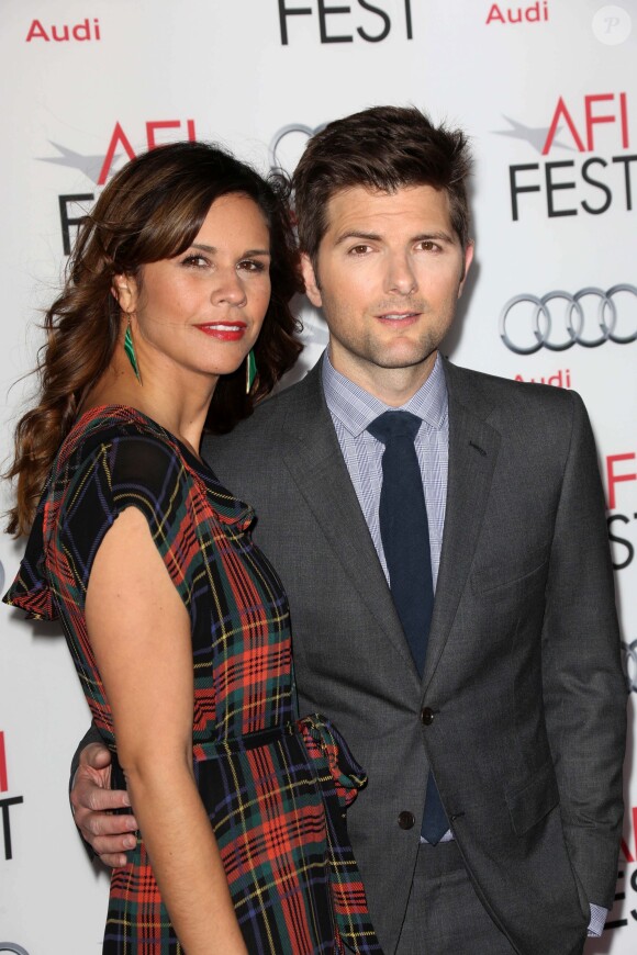 Adam Scott et sa girlfriend à la première de La vie rêvée Walter Mitty à Los Angeles le 13 novembre 2013.