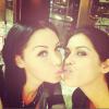 Nabilla a posté une photo d'elle et d'Ayem sur Twitter le 15 novembre 2013 avec le message suivant : "Il ya des choses qui manque dans la vie et je vous avoue que ca ca me manque beaucoup #BBchou #labase"