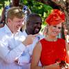 Le roi Willem-Alexander et son épouse la reine Maxima des Pays-Bas en visite sur l'île de Saint-Eustache dans les Caraïbes le 15 novembre 2013