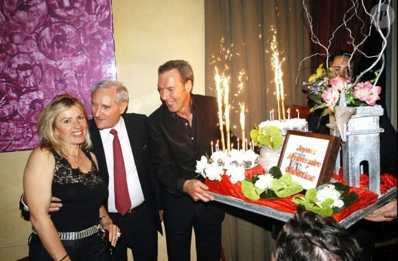 Gérard de Villiers avec son épouse Christine pour son anniversaire avec Tony Gomez à Paris le 1er juillet 2013.