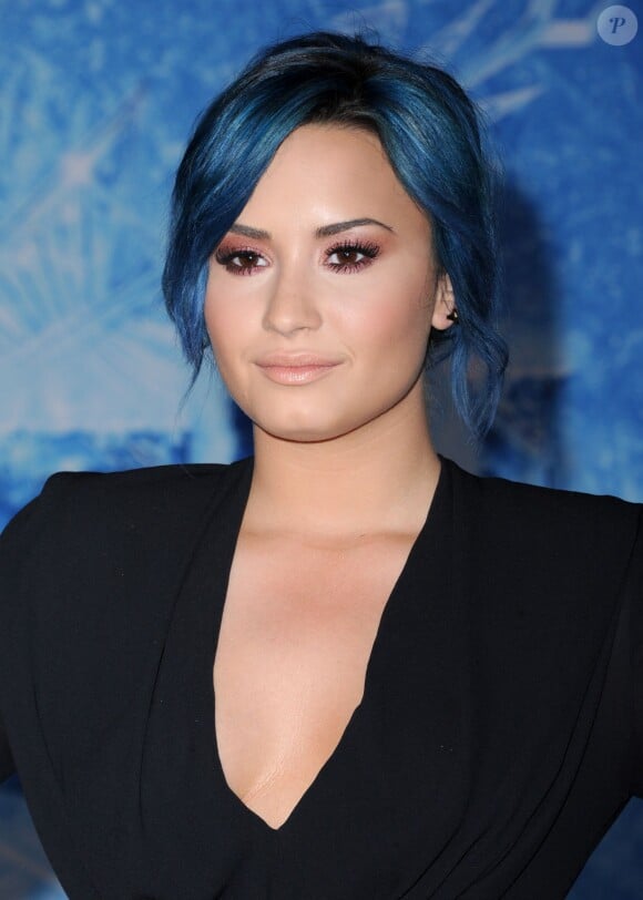 Demi Lovato à la première de Frozen au El Capitan Theatre à Hollywood, Los Angeles, le 19 novembre 2013.
