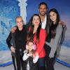 Kyle Richards, Mauricio Umansky, leurs filles et Kim Richards à la première de Frozen au El Capitan Theatre à Hollywood, Los Angeles, le 19 novembre 2013.