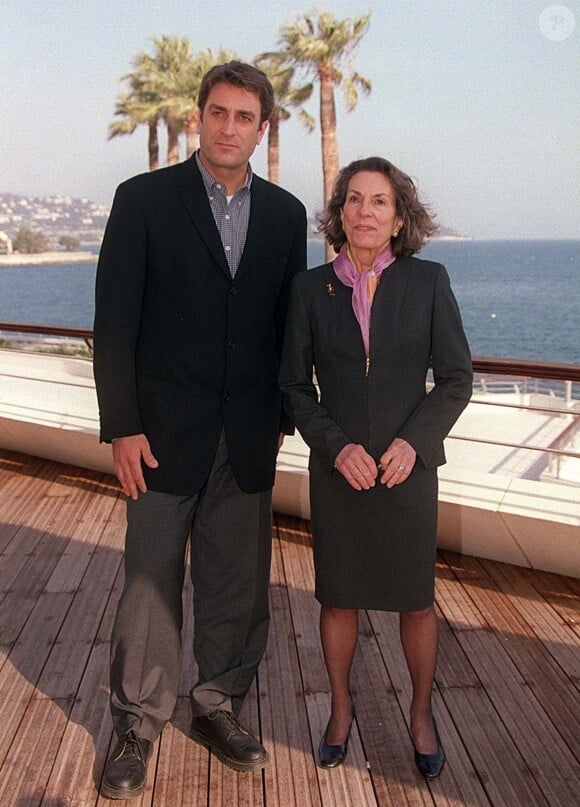 Diane Disney Miller et un de ses enfants, Walter. Disney Miller à Monaco en février 2001.