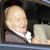 Le roi Juan Carlos se rend à l'hôpital à Madrid en Espagne le 21 novembre 2013 pour être opéré de la hanche.