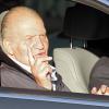 Le roi Juan Carlos d'Espagne se rend à l'hôpital à Madrid en Espagne le 21 novembre 2013 pour être opéré de la hanche.