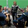 Robert Downey Jr, Chris Hemsworth et Chris Evans détendus sur le tournage d'Avengers.