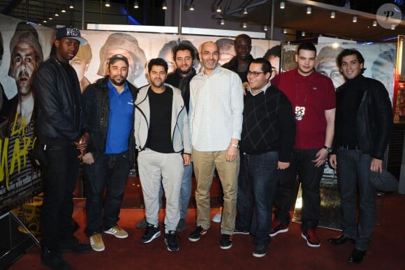 Still Fresh, Nabil Ben Yadir, Jamel Debbouze, Nader Boussandel, Djaidja Toumi, M'Barek Belkouk, Tewfik Jallab et Sadek à la première du film La Marche à Rosny, le 23 novembre 2013.