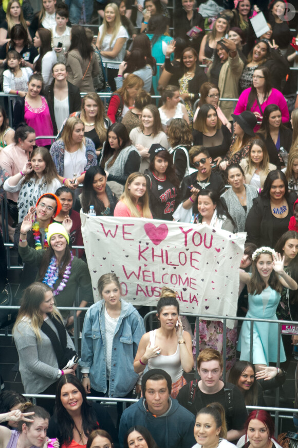 Khloé Kardashian, attendue par une foule d'admiratrices impatientes devant la boutique David Jones à Melbourne où la star de télé-réalité s'est prêtée au jeu des dédicaces. Le 20 novembre 2013.