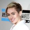 Miley Cyrus lors de la soirée des "American Music Awards 2013" à Los Angeles, le 24 novembre 2013.