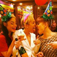 Miley Cyrus se lâche pour ses 21 ans : strip-teaseuses et alcool à gogo !