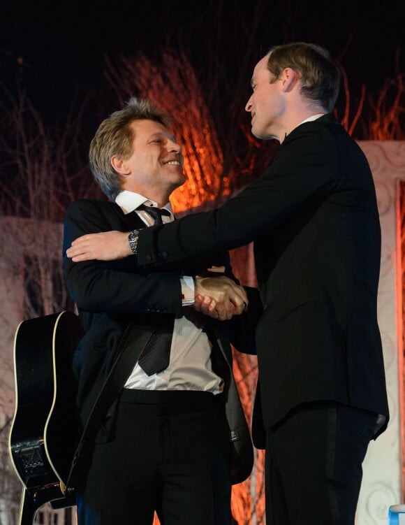 Jon Bon Jovi et le prince William à l'ocassion du second Winter Whites Gala de Centrepoint qui se tenait au palais de Kensington à Londres, le 26 novembre 2013.