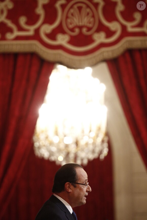 Francois Hollande - Cérémonie de décoration au palais de l'Elysée à Paris, le 28 novembre 2013.