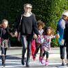 Heidi Klum, ses parents Erna et Gunther et ses enfants Johan, Lou et Leni en pleine séance shopping à West Hollywood, le 1er decembre 2013.