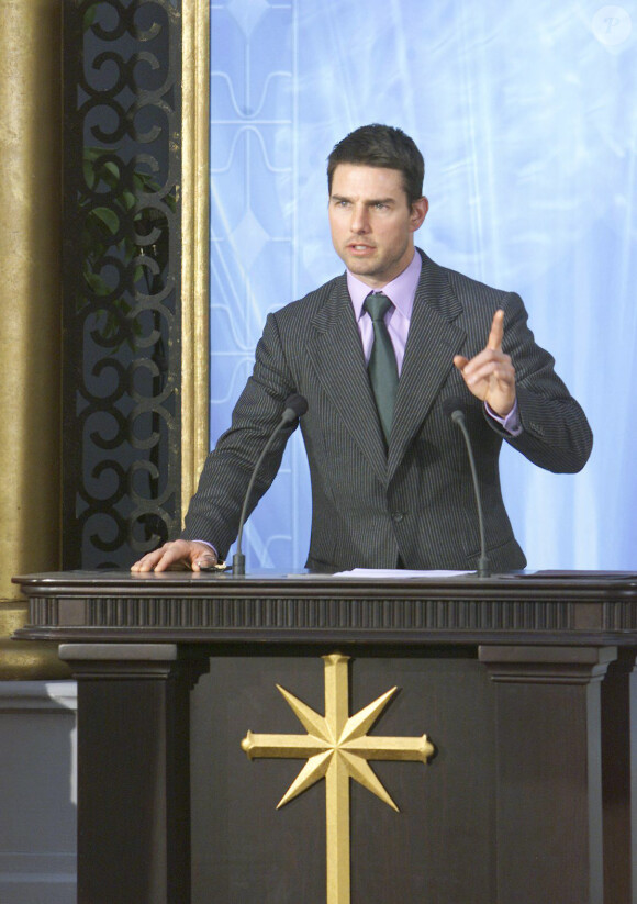 Tom Cruise s'exprime dans l'église de scientologie de Madrid, le 18 septembre 2004.