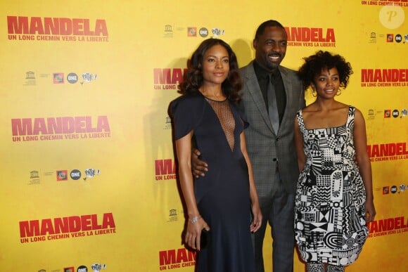 Naomie Harris, Idris Elba et Lindiwe Matshikiza lors de l'avant-première du film "Mandela : Un long chemin vers la liberté" à l'Unesco à Paris, le 2 décembre 2013