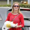Exclusif - Emily Blunt, enceinte et souriante, quitte le restaurant Lemonade. Los Angeles, le 3 décembre 2013.