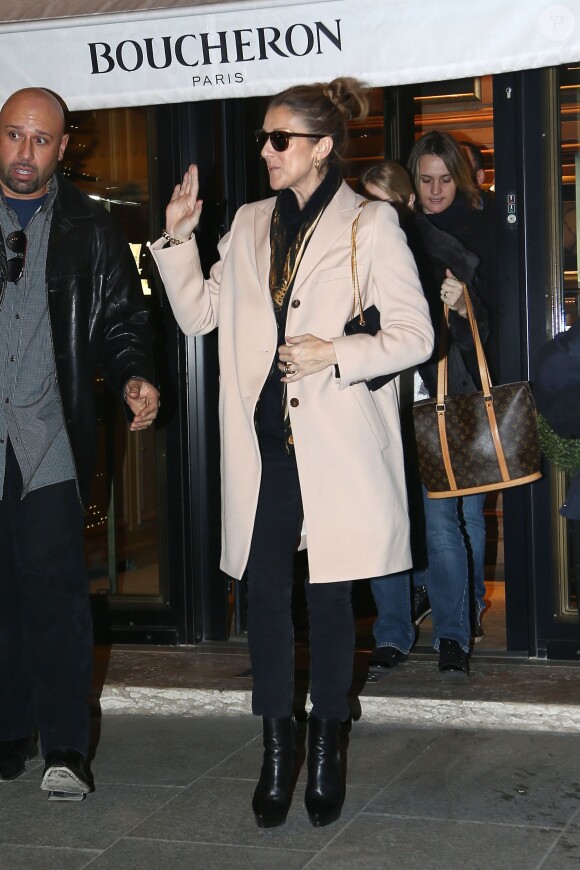 Céline Dion à la sortie de chez Boucheron à Paris. Le 2 décembre 2013.