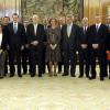 Le roi Juan Carlos Ier d'Espagne effectuait, en présence de son épouse la reine Sofia, son premier engagement officiel après sa neuvième opération de la hanche le 4 décembre 2013, à la Zarzuela à Madrid, pour la prestation de serment des nouveaux membres du Conseil général du pouvoir judiciaire.