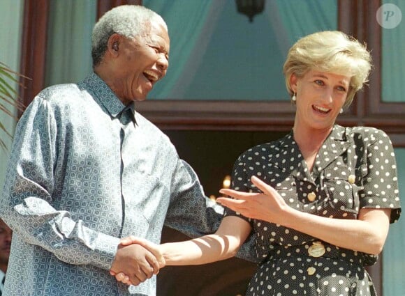 Nelson Mandela avec Lady Diana à Cape Town en 1997