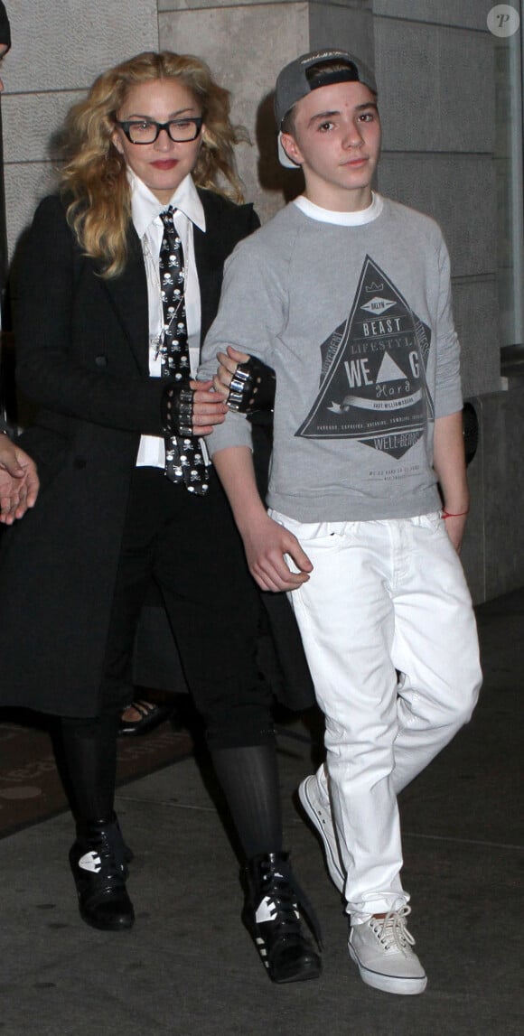 Madonna et son fils Rocco à New York, le 8 novembre 2013.