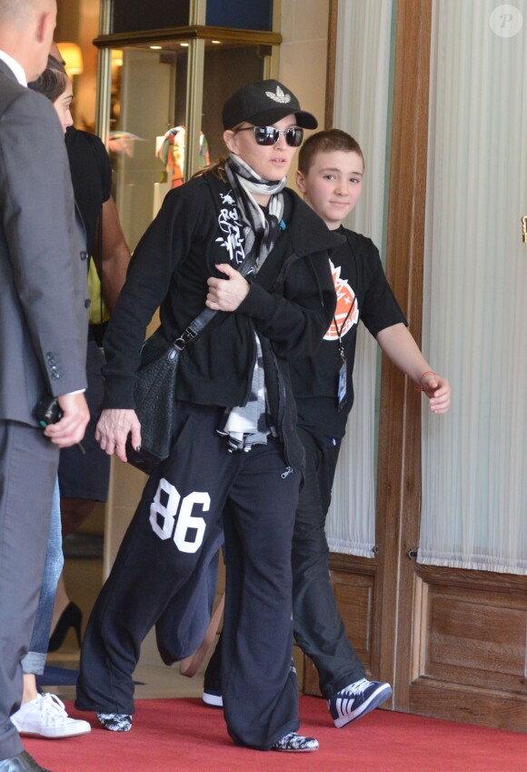 Madonna et son fils Rocco à Paris en juillet 2012.