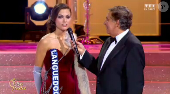 Miss Languedoc se présente lors de l'élection Miss France 2014 sur TF1, en direct de Dijon, le samedi 7 décembre 2013