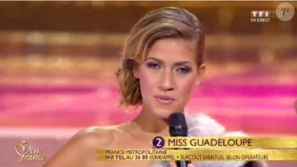 Miss Guadeloupe se présente lors de l'élection Miss France 2014 sur TF1, en direct de Dijon, le samedi 7 décembre 2013