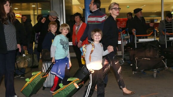 Sharon Stone : Étincelante avec ses trois garçons, de retour d'une ''aventure''