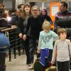 Exclusif - Quinn et Laird - Sharon Stone et ses trois enfants Roan, Quinn, et Laird arrivent à l'aéroport d'Orly en provenance de Marrakech, le 30 novembre 2013.