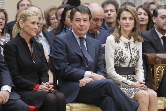 Letizia d'Espagne lors de la cérémonie de remise des médailles d'or du mérite dans les Beaux-Arts 2012, le 10 décembre 2013 au palais du Pardo à Madrid.