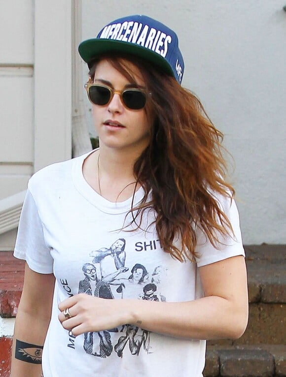 Kristen Stewart va se promener avec des amis à L.A en novembre 2013