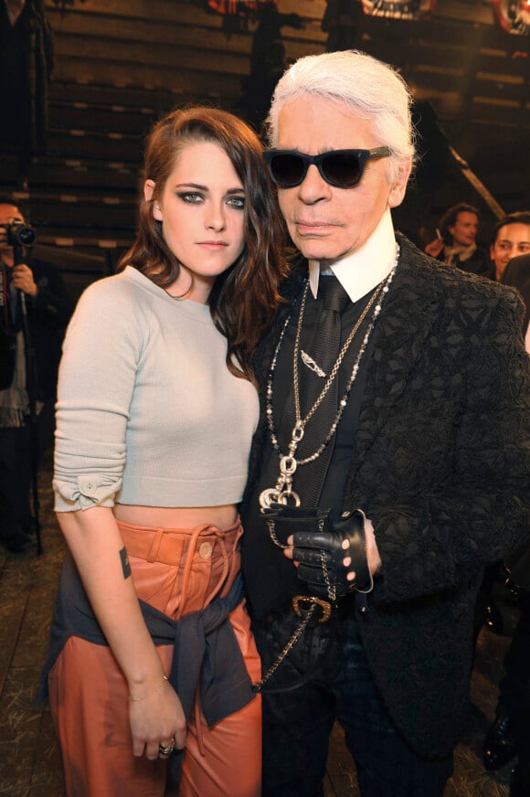 Karl Lagerfeld et Kristen Stewart au défilé Chanel des Métiers d'art à Dallas le 10 décembre 2013