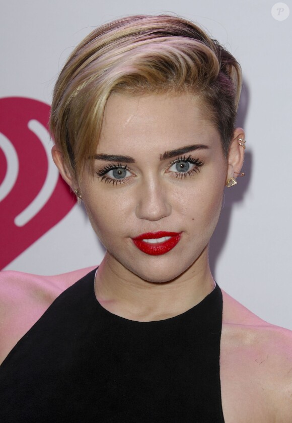 Miley Cyrus à la soirée "KIIS FM's Jingle Ball" à Los Angeles, le 6 décembre 2013.