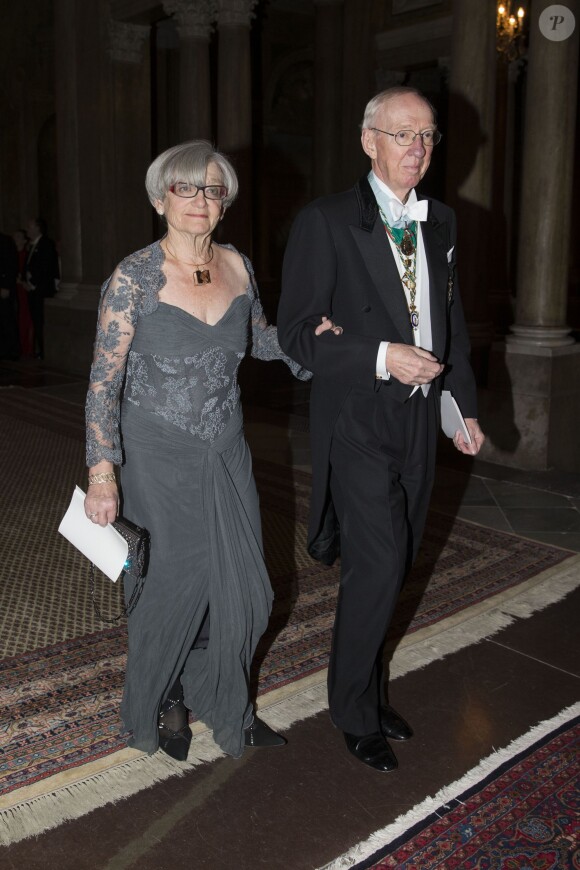 Bengt et Karin Samuelsson arrivent pour le dîner offert au palais royal en l'honneur des lauréats des prix Nobel, le 11 décembre 2013 à Stockholm