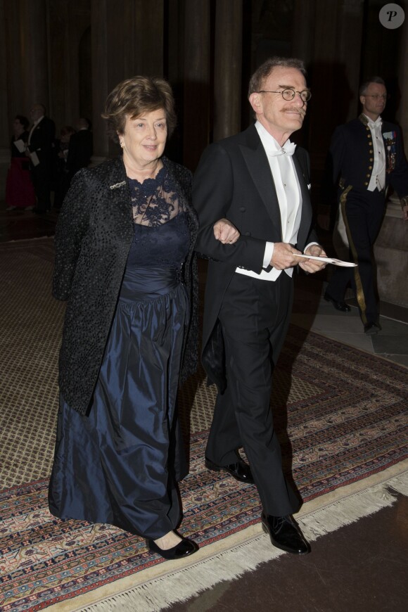 Randy Schekman et sa femme Lauren arrivent pour le dîner offert au palais royal en l'honneur des lauréats des prix Nobel, le 11 décembre 2013 à Stockholm