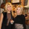 Lola Bigard avec sa soeur Lou lors de la soirée d'ouverture de la boutique UGG à Paris, le 12 décembre 2013.