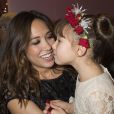 Myleene Klass et sa fille Ava après la représentation de "Casse-Noisette" par le ballet national britannique à Londres, le 12 decembre 2013.
