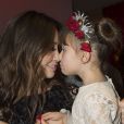 Myleene Klass et sa fille Ava après la représentation de "Casse-Noisette" par le ballet national britannique à Londres, le 12 decembre 2013.