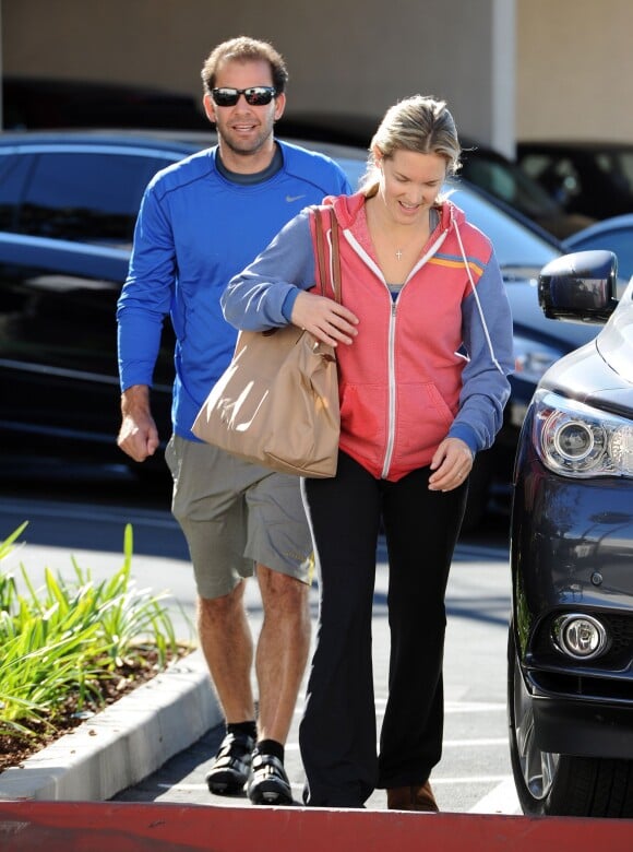 Exclusif – L'ex-tennisman Pete Sampras et sa femme Bridgette Wilson vont faire du sport à Brentwood le 12 decembre 2013.