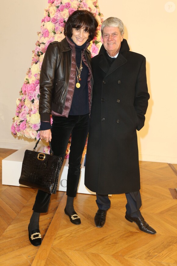 Exclusif - Inès de la Fressange et Yves Carcelle à la 18eme édition de la vente aux enchères des Sapins de Noël des créateurs a l'hôtel Salomon de Rothschild à Paris, le 9 décembre 2013.