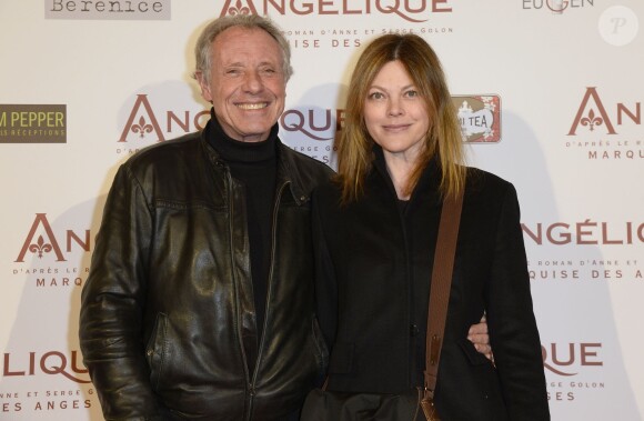 Alexandra Kazan et son compagnon Francois Bernheim lors de la première du film Angélique à Paris, le 16 décembre 2013.