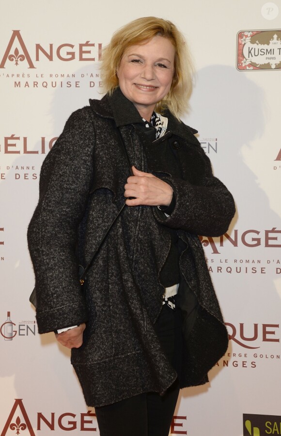 Florence Thomassin lors de la première du film Angélique à Paris, le 16 décembre 2013.