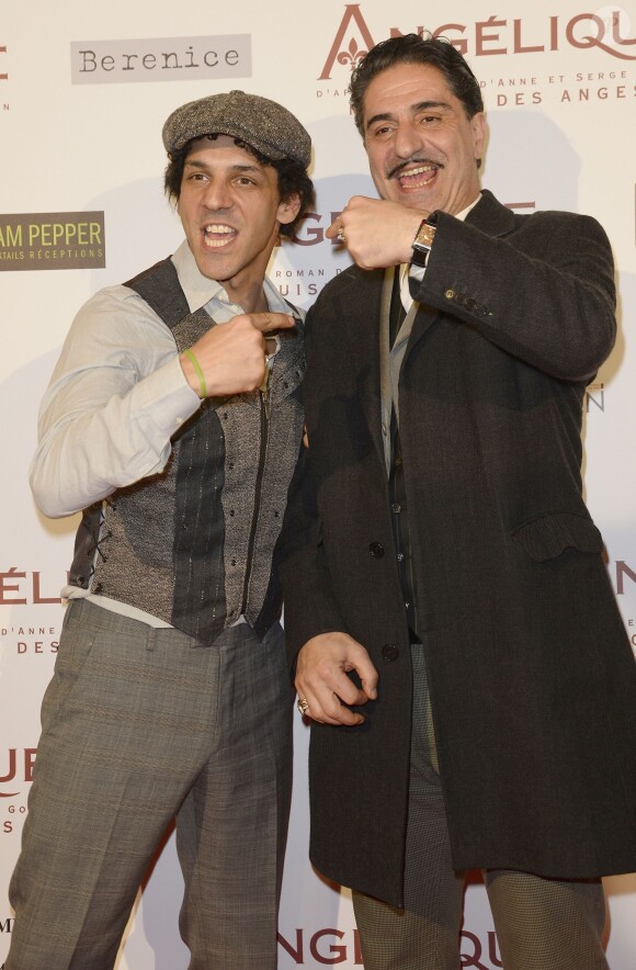 Tomer Sisley et Simon Abkarian lors de la première du film Angélique à Paris, le 16 décembre 2013.