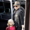 Gwen Stefani et son fils Zuma poursuivent leurs achats de Noël. Los Angeles, le 17 décembre 2013.