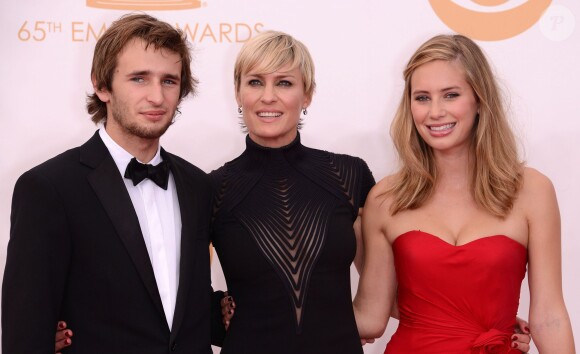 Robin Wright, Hopper Penn & Dylan Penn arrivent en famille aux Emmy Awards à L.A en septembre 2013