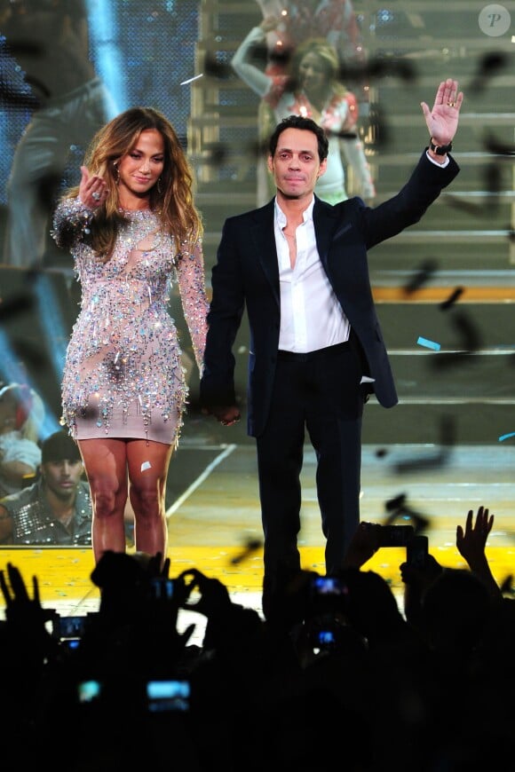 Jennifer Lopez et Marc Anthony sur scène à Las Vegas lors du concert Q'Viva Live. Le 26 mai 2012.